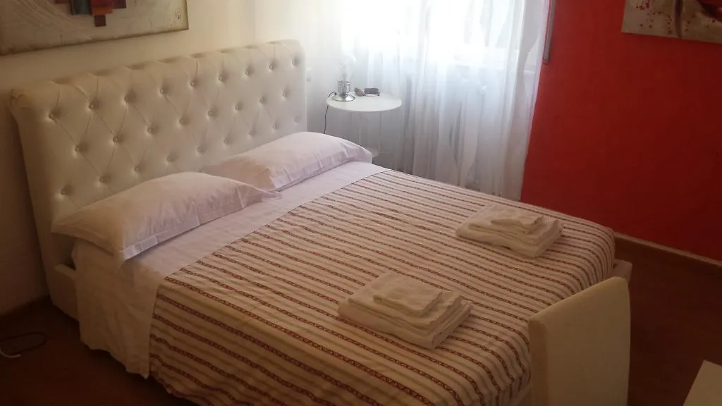 ***  Luci A San Siro Bed & Breakfast Milano İtalya